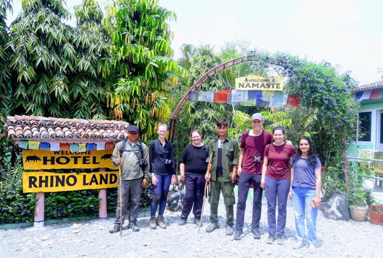 Hotel Rhino Land Sauraha Exterior foto